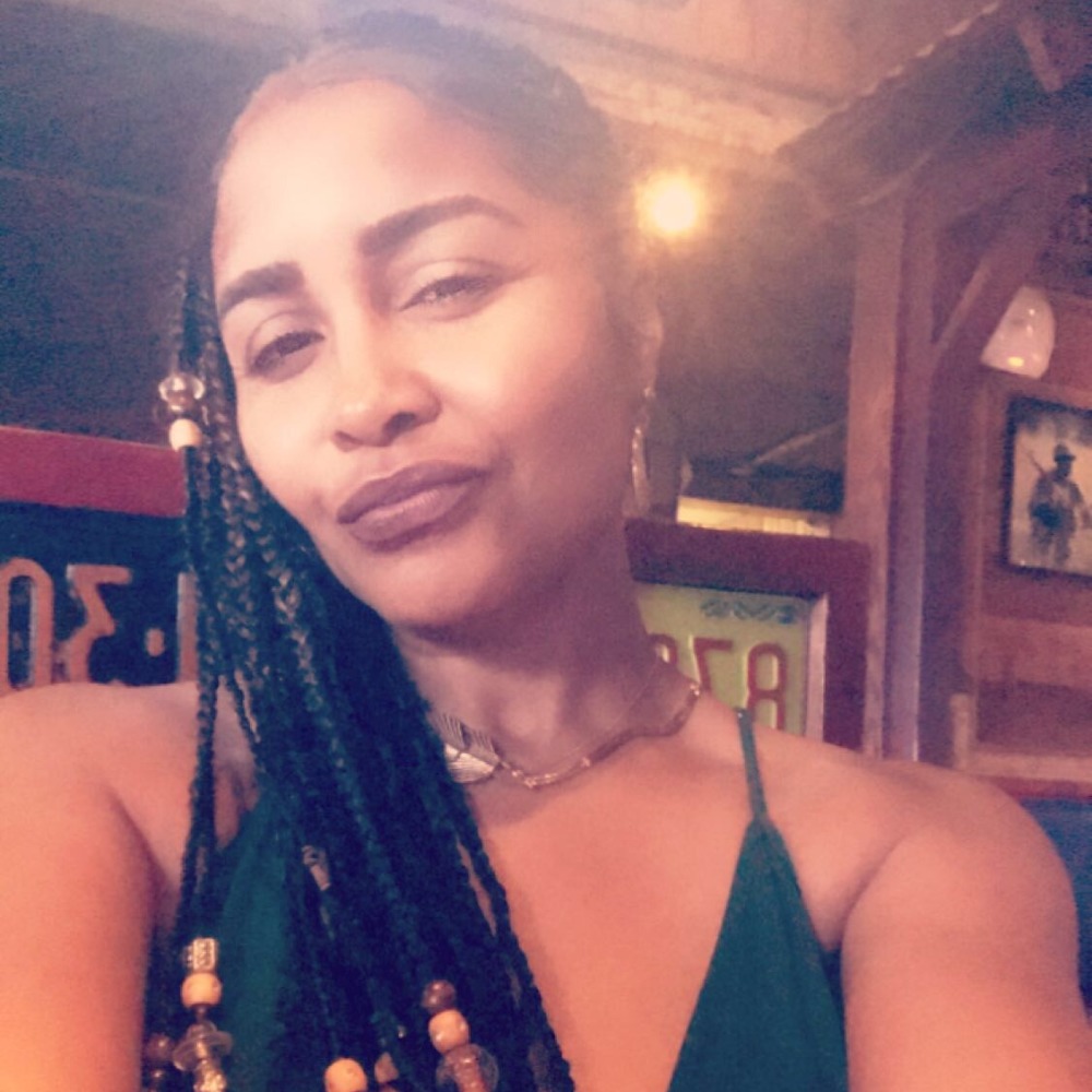 Meet your Posher, Destini